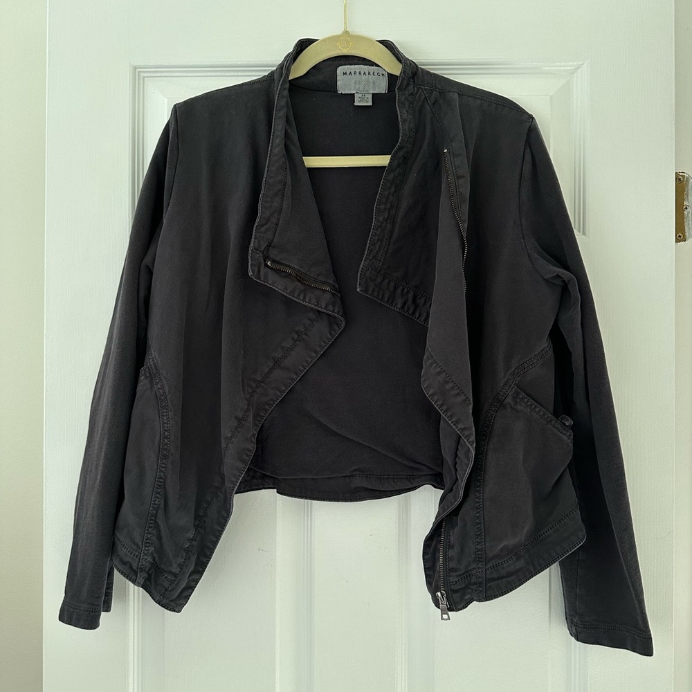 Black cropped jacket